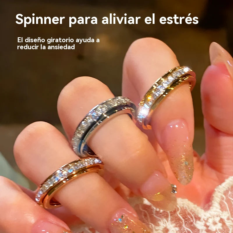 🔥【Compra 1 y llévate 1 gratis】✨Anillo Giratorio con Brillo de Cielo Estrellado para Mujer Lujo Ligero Pareja Acero Titanio
