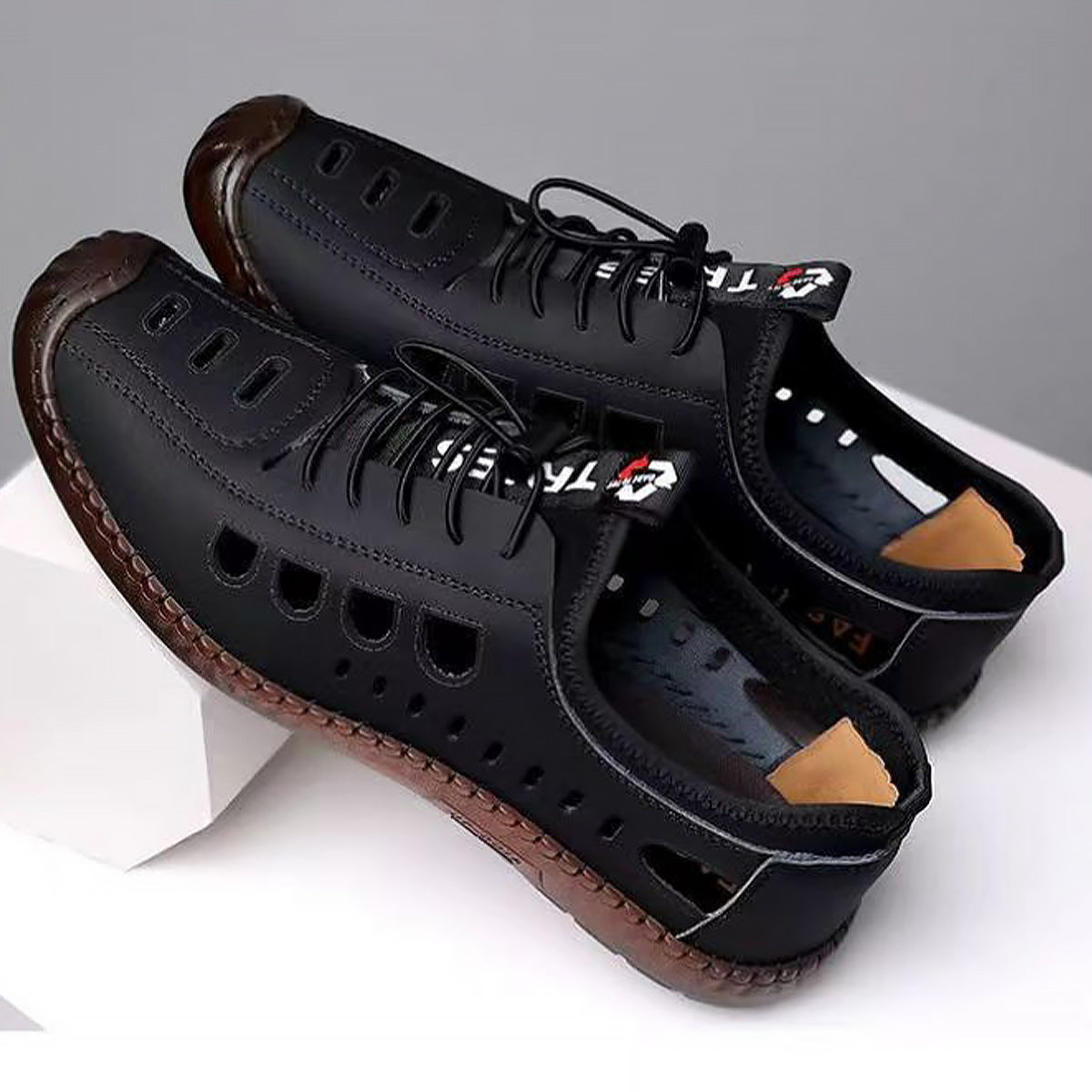 【Zapatos de primavera nuevos】【39-44】 Zapatos casuales de hombre de suela suave, transpirables y con diseño calado, nuevos para el verano de 2026